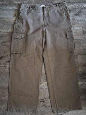 GAP Men's Cargo Pants in Taupe Brown